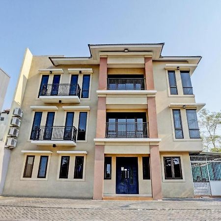 Oyo 93109 Garden Homestay 1 Tpr سورابايا المظهر الخارجي الصورة