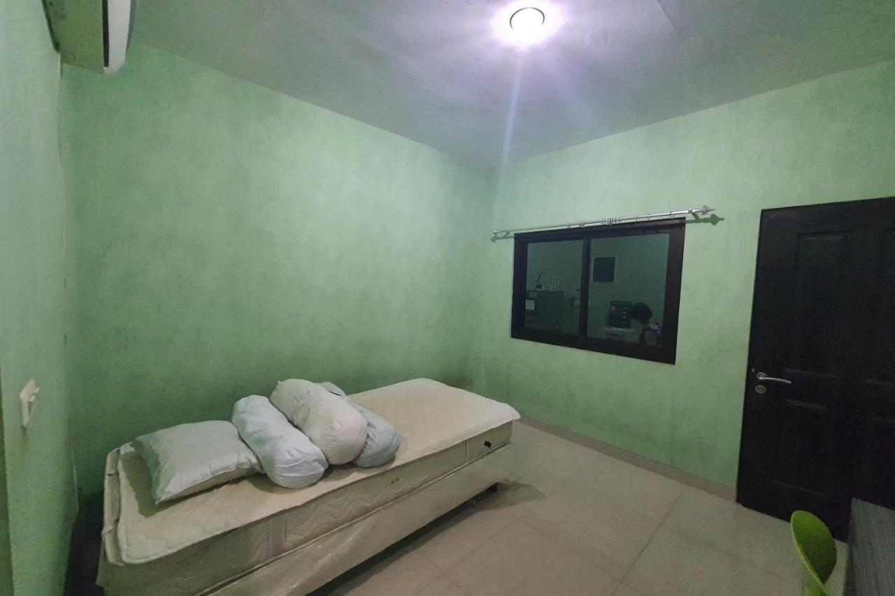 Oyo 93109 Garden Homestay 1 Tpr سورابايا المظهر الخارجي الصورة