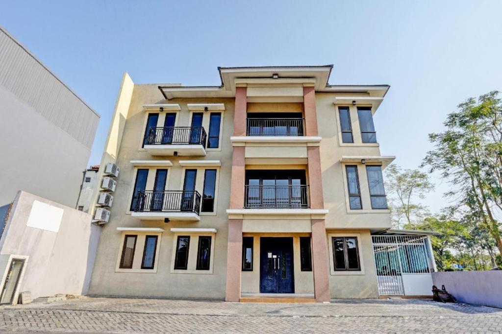 Oyo 93109 Garden Homestay 1 Tpr سورابايا المظهر الخارجي الصورة